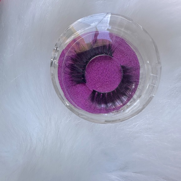 False Eyelashes bundle - Picture 5 of 7